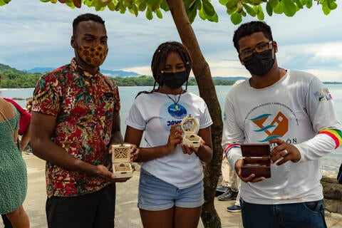 Jóvenes buceadores del Centro Comunitario de Buceo Embajadores y Embajadoras del Mar 