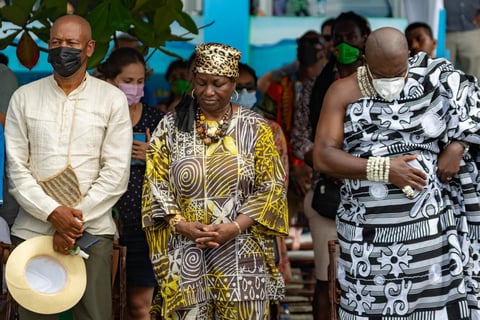 Harold Robinson, Natalia Kanem y el rey de Ghana.