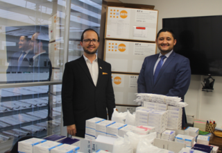 El Jefe de Oficina de UNFPA Costa Rica recibió al Viceministro de Salud para dar inicio a la entrega de este donativo