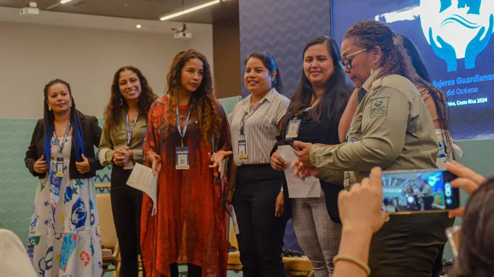 Mujeres marino costeras elevan un llamado por la igualdad la protección del océano